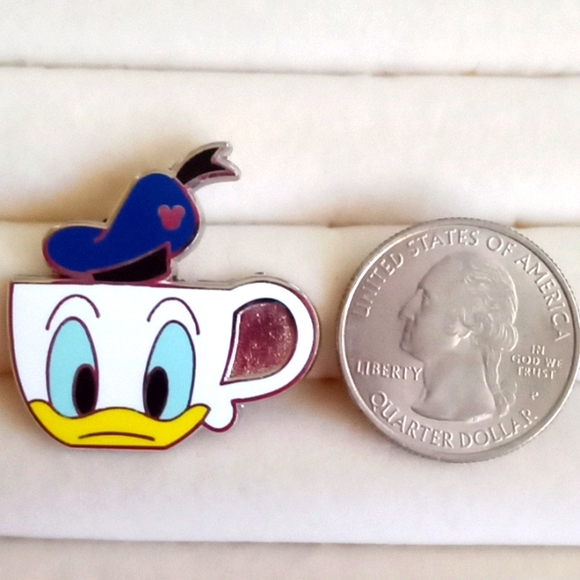 DISNEY HIDDEN MICKEY DONALD DUCK COFFEE CUP PIN - Picture 2 of 5